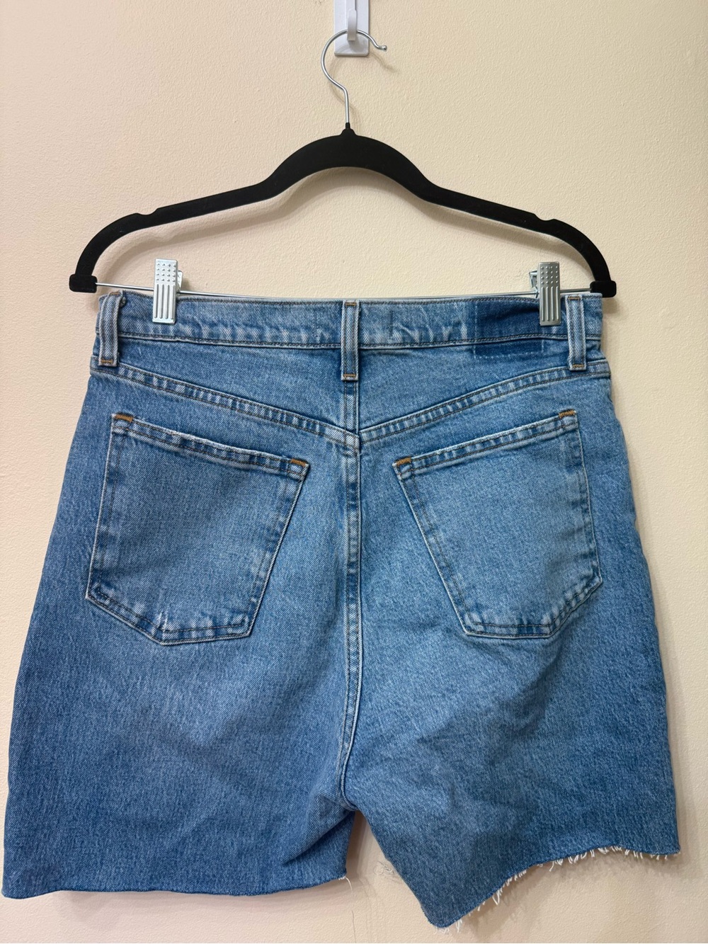 Abercrombie & Fitch 12L Ultra High Rise 90s Straight Cut Off Jean Denim Shorts - Picture 6 of 9